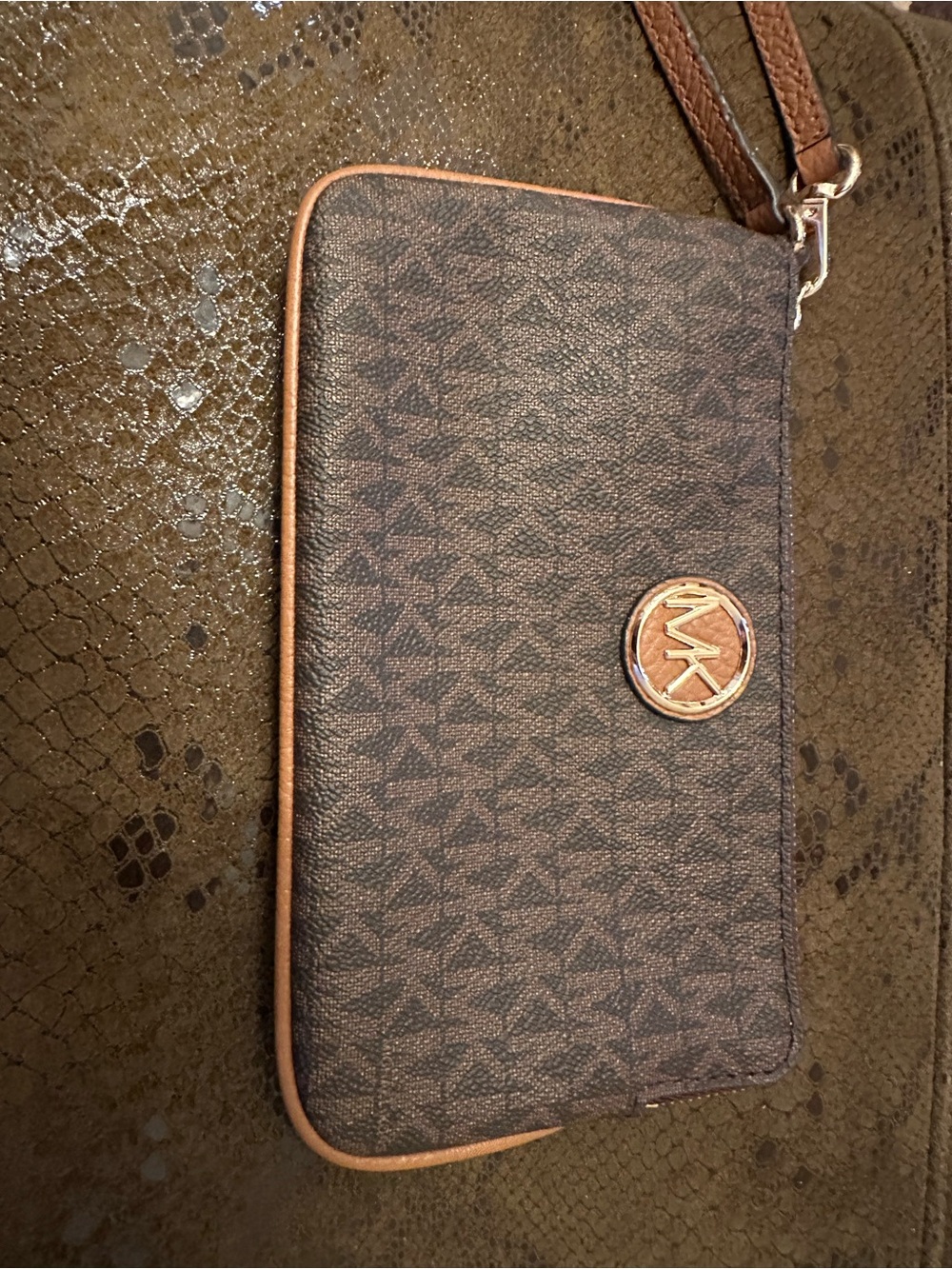 Michael Kors Fulton Large Top Zip Wristlet NWT Brown Acorn - Picture 8 of 15